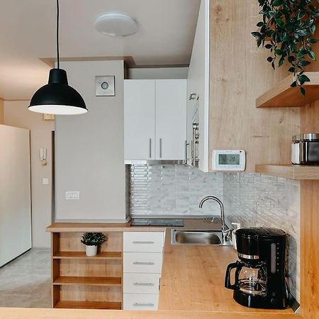Ferienwohnung Agoll Victoria - Self Checkin Resita Exterior foto